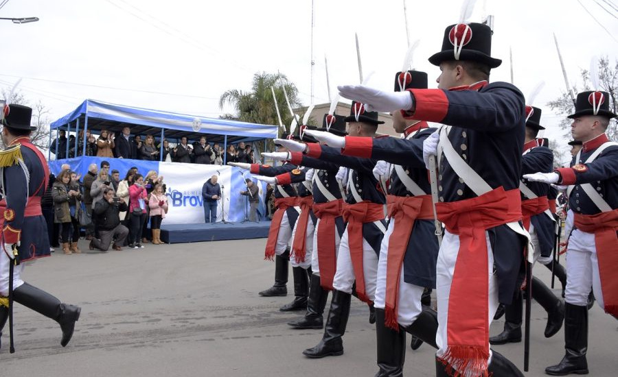 Con fervor patrio y espíritu tradicionalista Alte Brown festejó el día de la Independencia