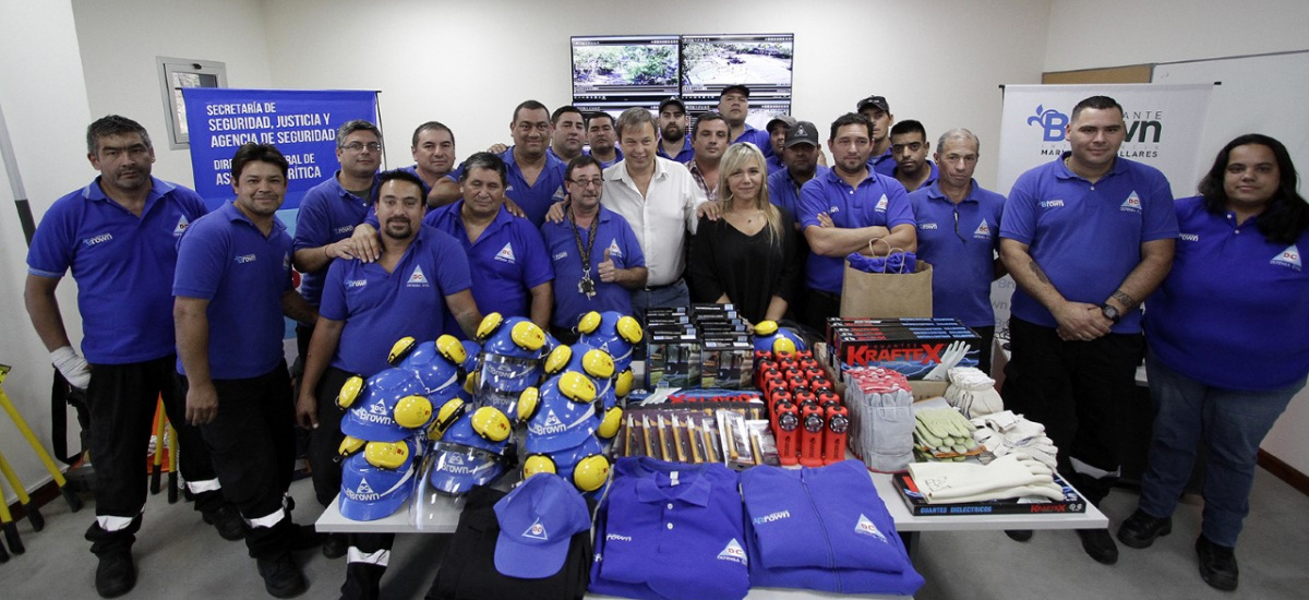 Cascallares entregó nuevo equipamiento para fortalecer el área de Defensa Civil de Brown