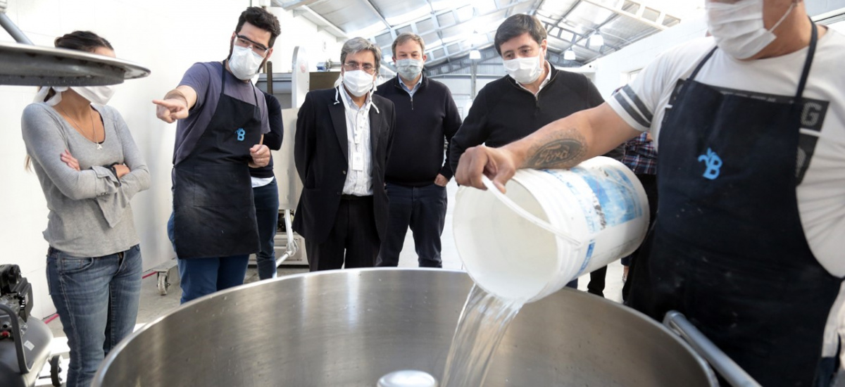 Con máquinas incautadas al narcotráfico fabrican 1600 kilos diarios de pan super nutritivo para comedores