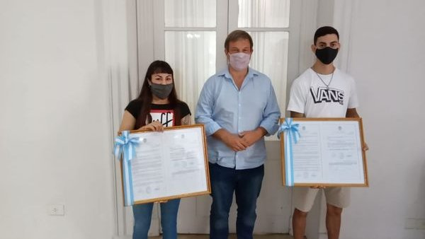 Distinguen a Ayelén Granadino y a Luciano Baldor, campeones brownianos de boxeo