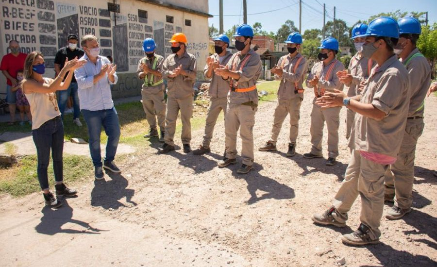 Cascallares y Malena Galmarini inauguraron una red de agua potable para 9 mil vecinos brownianos