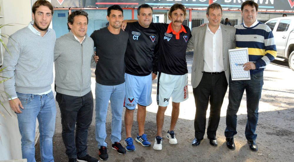 Apoyo de Cascallares al club Brown de Adrogué