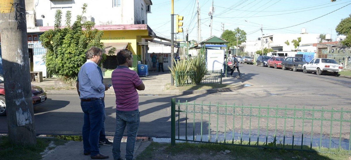 Cascallares recorrió obra de repavimentación en el barrio El Gaucho