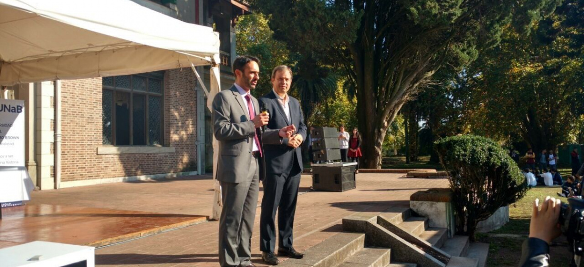 El intendente en la primera actividad de la universidad de Almirante Brown